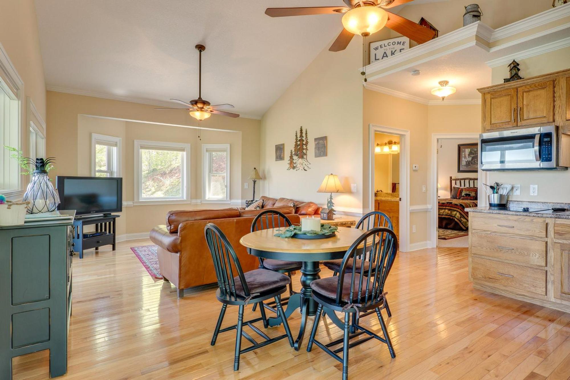 Lake-View Condo With Covered Deck In Hiawassee! المظهر الخارجي الصورة