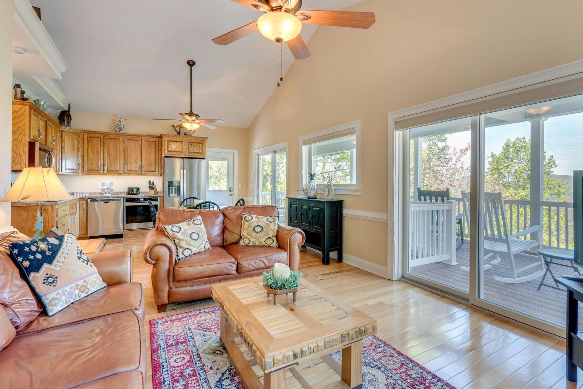 Lake-View Condo With Covered Deck In Hiawassee! المظهر الخارجي الصورة