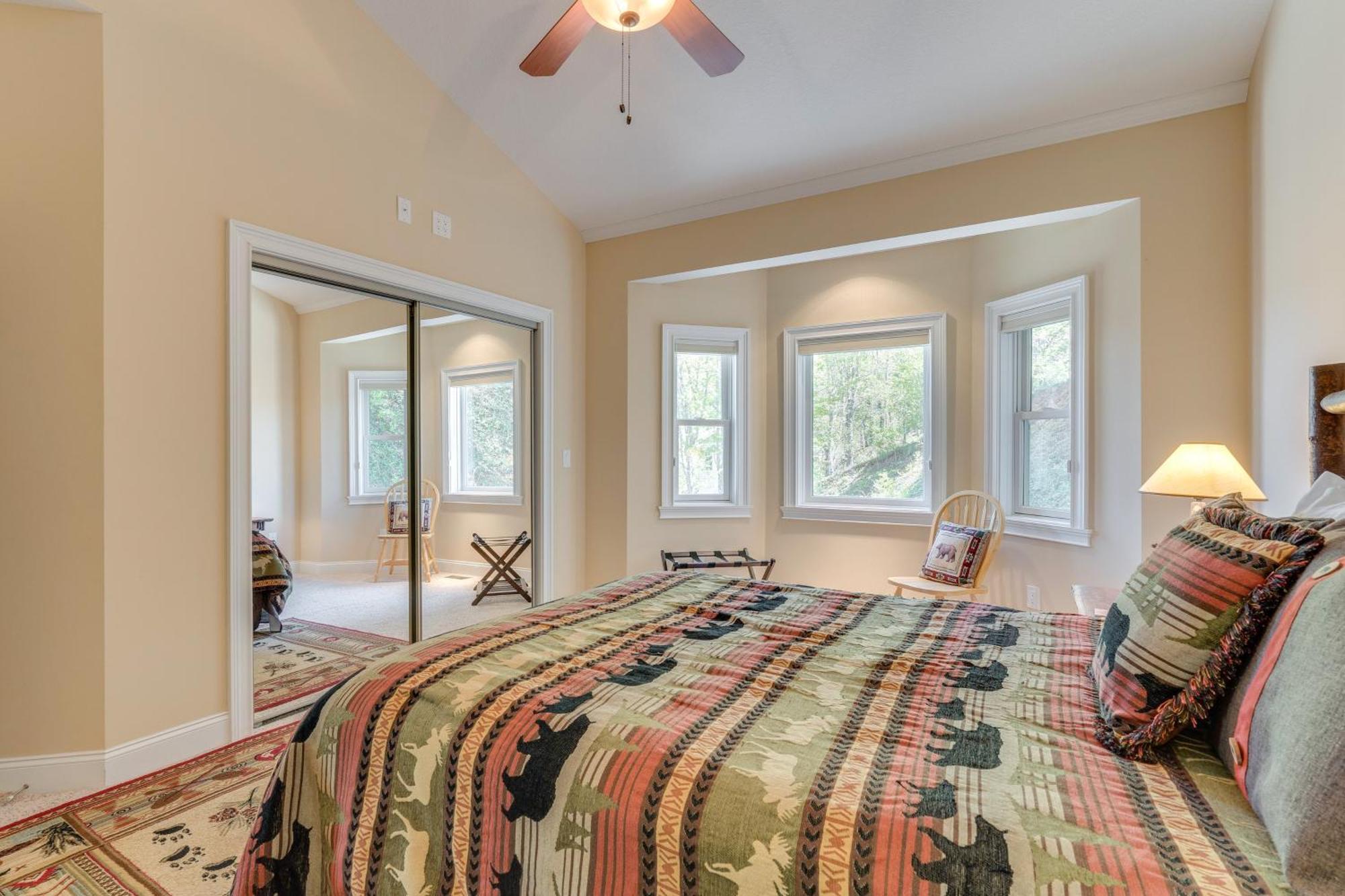 Lake-View Condo With Covered Deck In Hiawassee! المظهر الخارجي الصورة