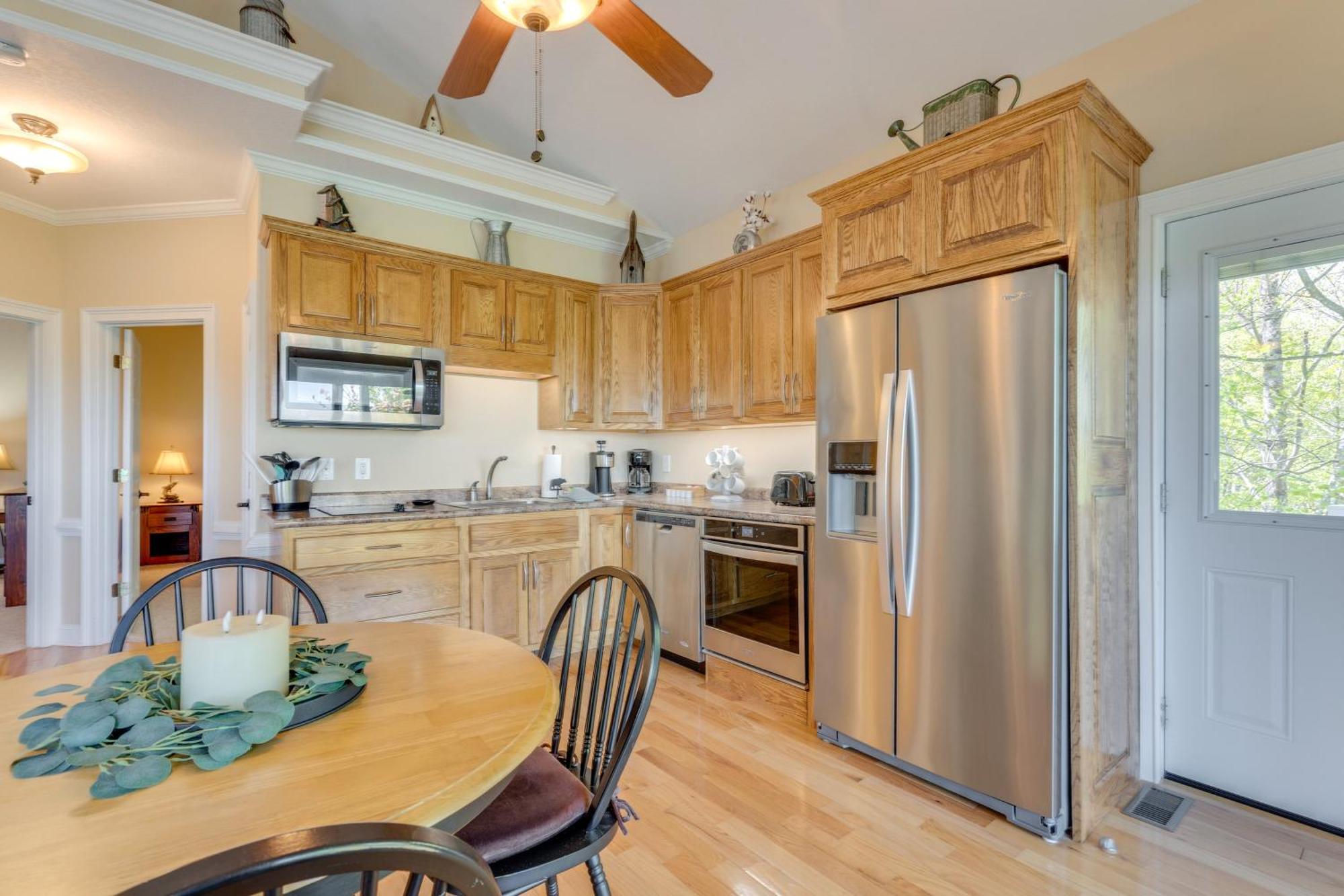 Lake-View Condo With Covered Deck In Hiawassee! المظهر الخارجي الصورة