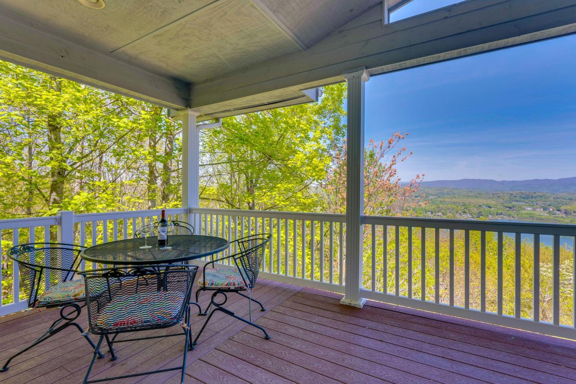 Lake-View Condo With Covered Deck In Hiawassee! المظهر الخارجي الصورة