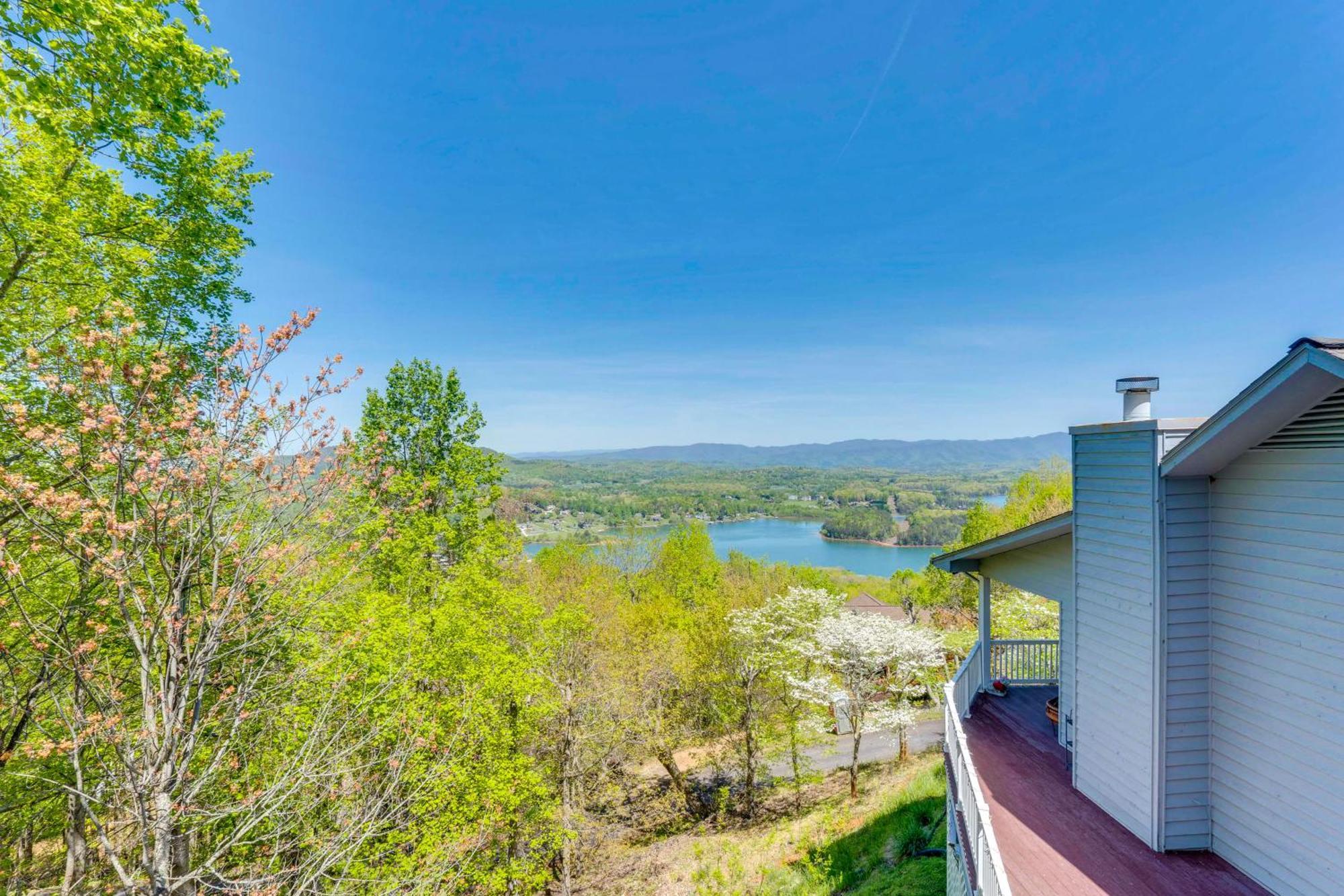 Lake-View Condo With Covered Deck In Hiawassee! المظهر الخارجي الصورة