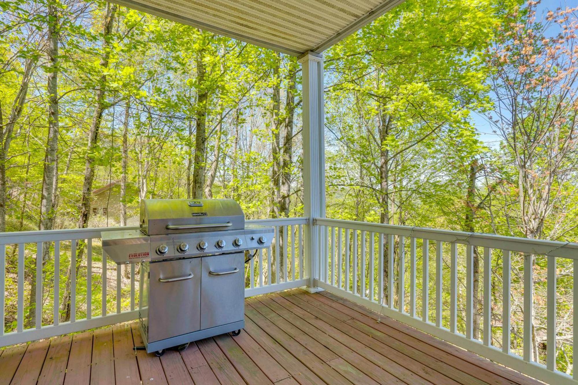 Lake-View Condo With Covered Deck In Hiawassee! المظهر الخارجي الصورة